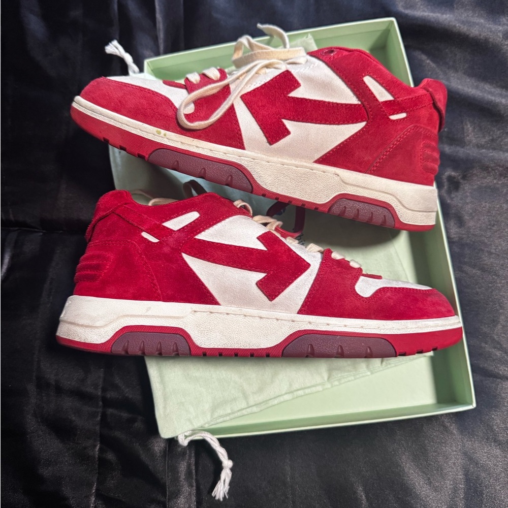 Men’s Off White out of office